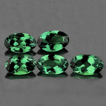 Натуральный зеленый Турмалин овал 6х4мм 0.41ct Натуральный зеленый Турмалин овал 6х4мм 0.41ct