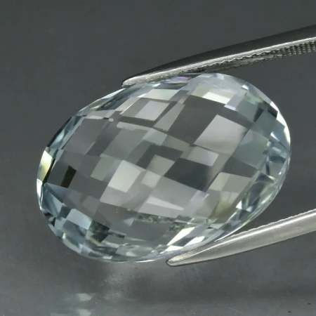 Натуральный голубой Топаз овал 22.1x15.2мм 28.78ct Натуральный голубой Топаз овал 22.1x15.2мм 28.78ct